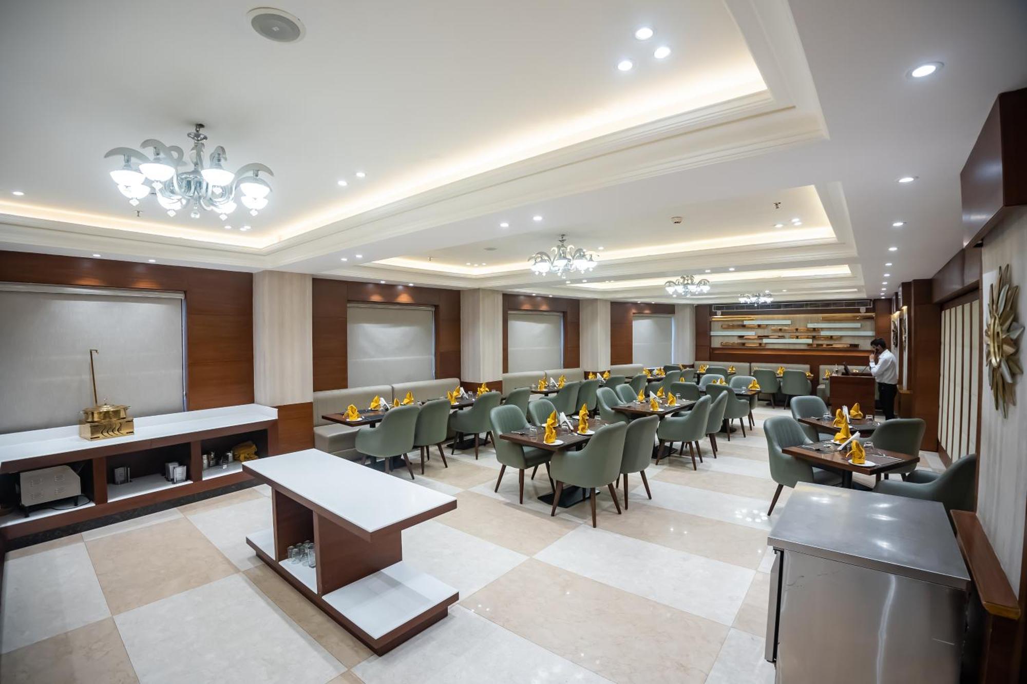 Arcadia Hotel Varanasi Exterior photo