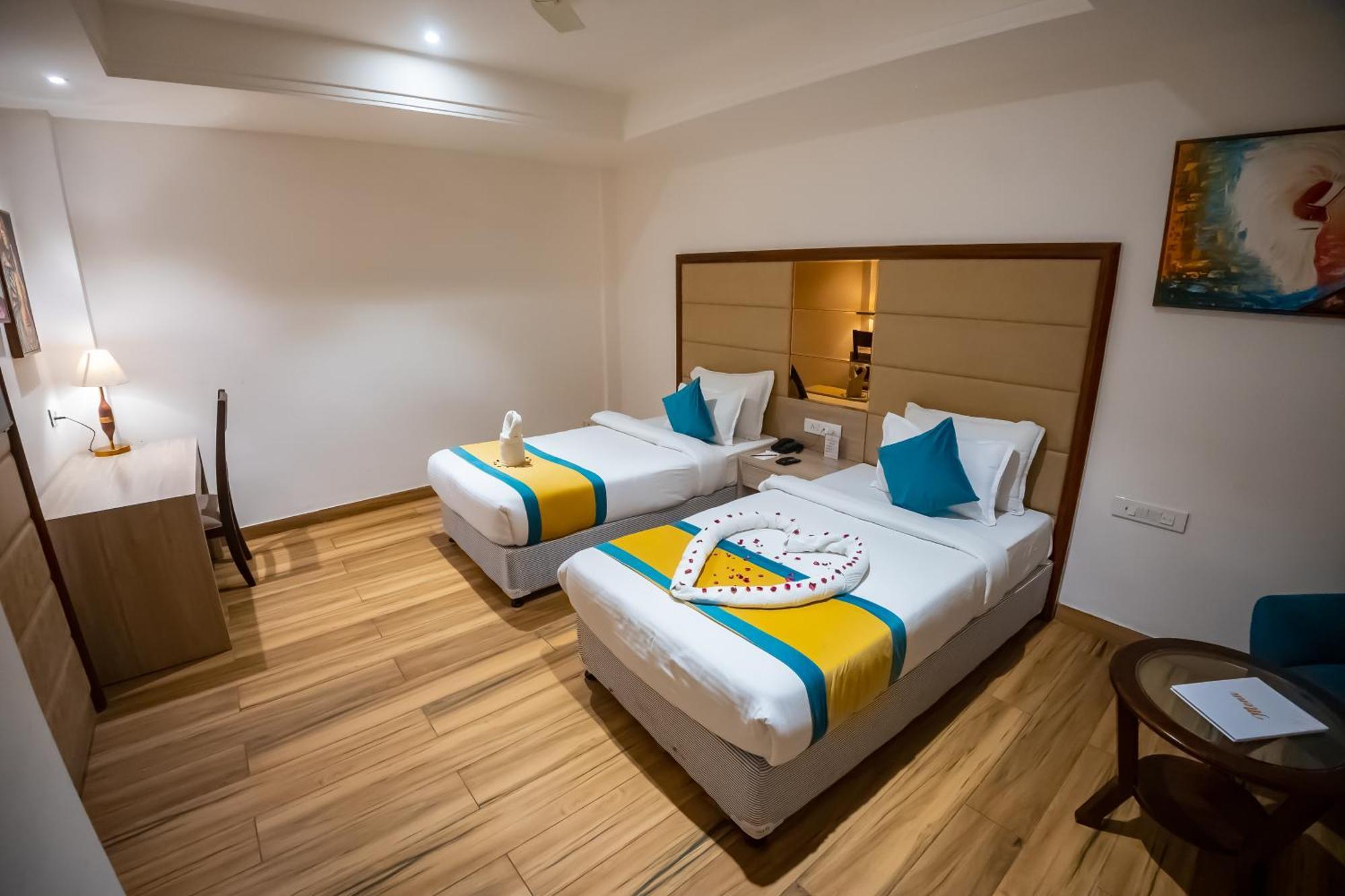 Arcadia Hotel Varanasi Exterior photo