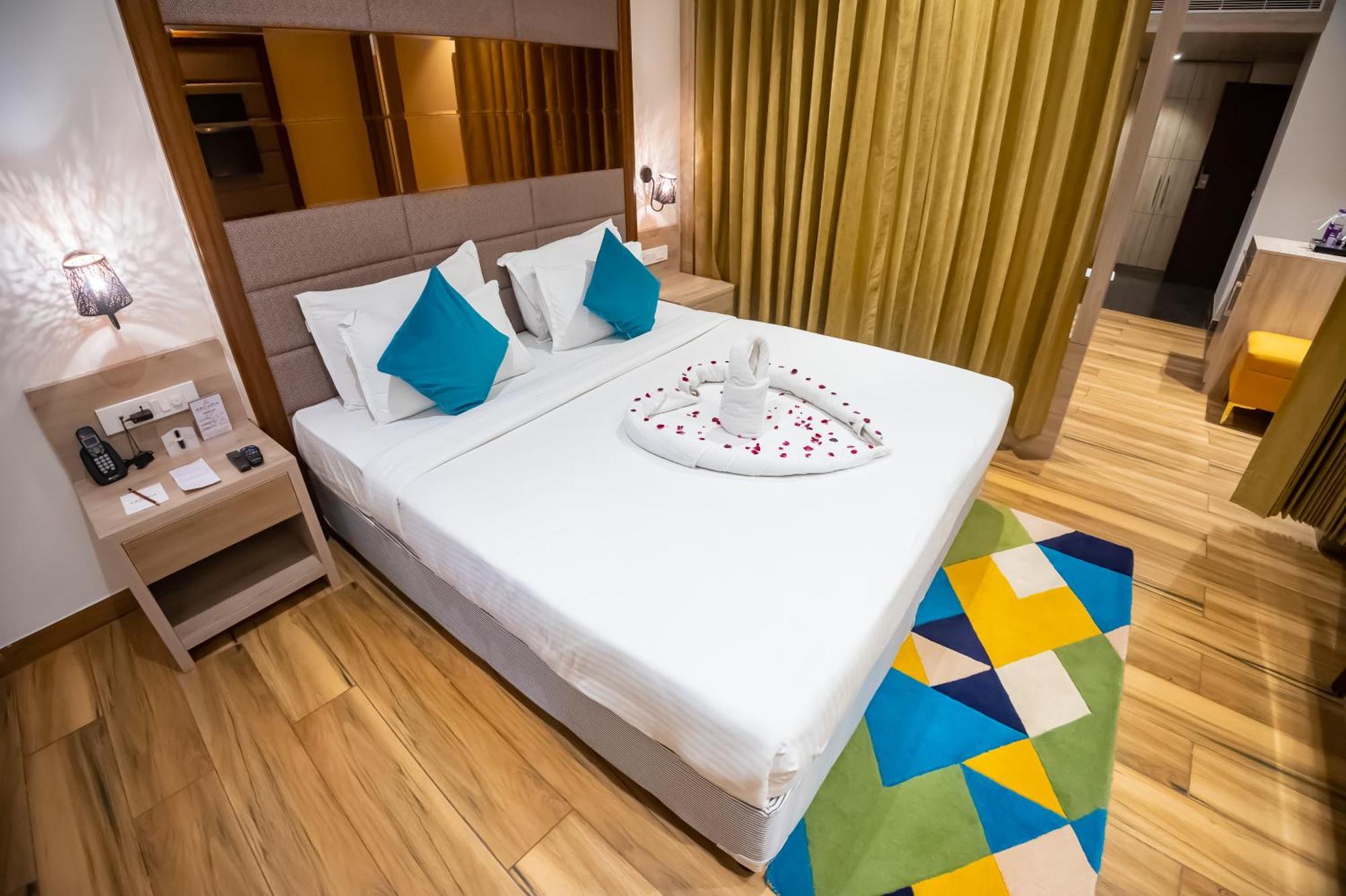 Arcadia Hotel Varanasi Exterior photo