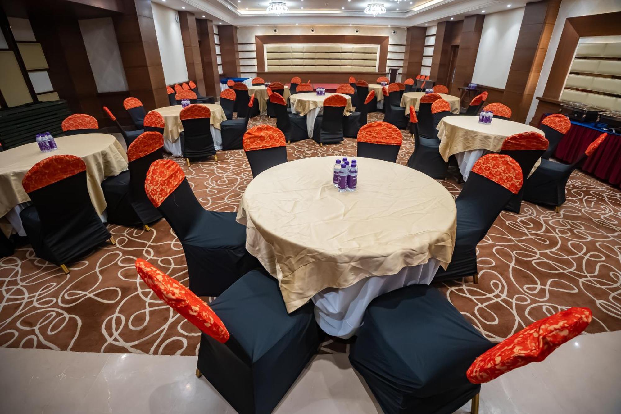 Arcadia Hotel Varanasi Exterior photo