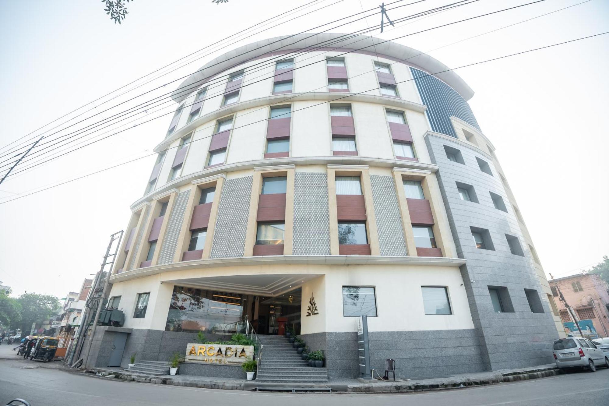 Arcadia Hotel Varanasi Exterior photo